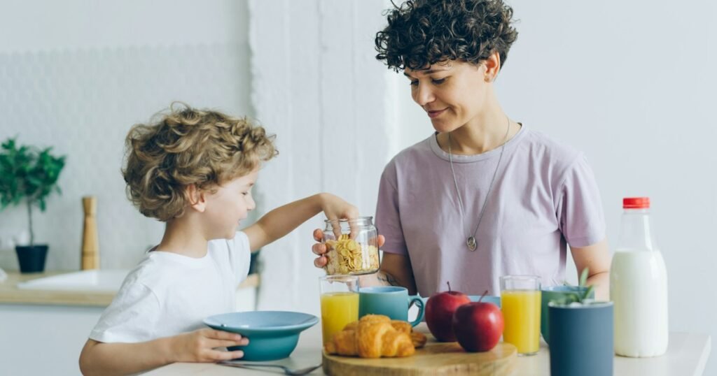 A mother and child at breakfast: Manuka honey for children from age one